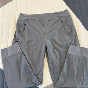 Athleta Trekkie North High Rise Jogger Pants in a gray. Sz 12